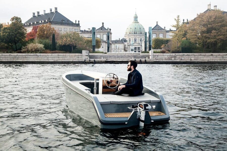 Copenhagen: Private Boat Tour with Captain (Lite) - Meeting your captain at Islands Brygge 10