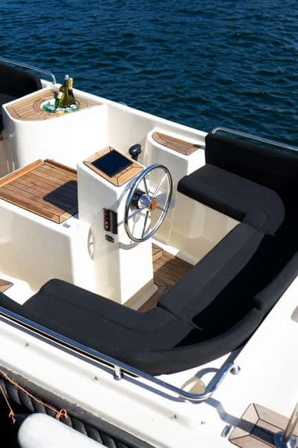 Copenhagen: Private Guided Boat Tour with City Highlights - The three-hour route adds Reffen and the Little Mermaid