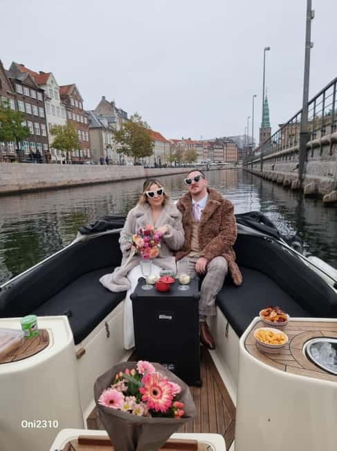 Copenhagen: Private Guided Boat Tour with City Highlights - What the $380 group price really means