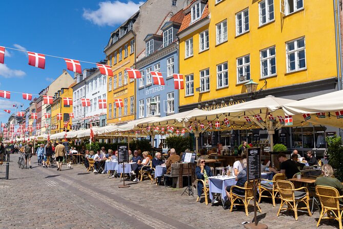 Copenhagen Royal Conspiracy Exploration Game and Tour - Starting at Amalienborg Palace