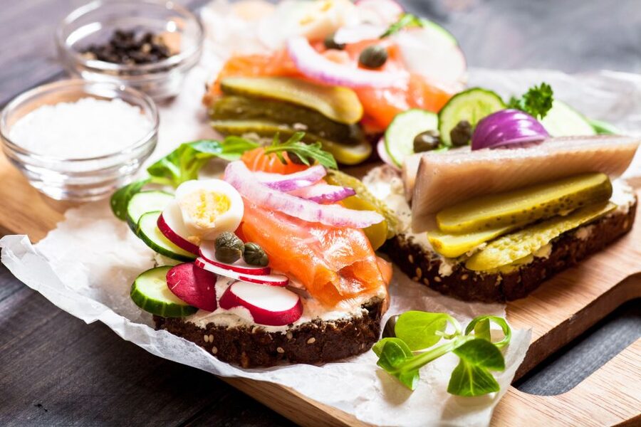 Copenhagen: Scandinavian Delights Food & Drink Private Tour - Starting at El Cava and finding your guide