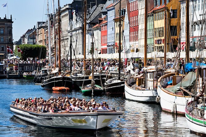 Copenhagen Sightseeing Classic Canal Tour With Live Guide - Christianshavn’s Canals and Old Warehouses