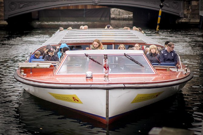 Copenhagen Sightseeing Classic Canal Tour With Live Guide - Slotsholmen and the Center of the City