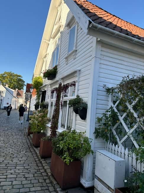 Discover Private+ Stavanger Guided City Tour - Why the small group matters