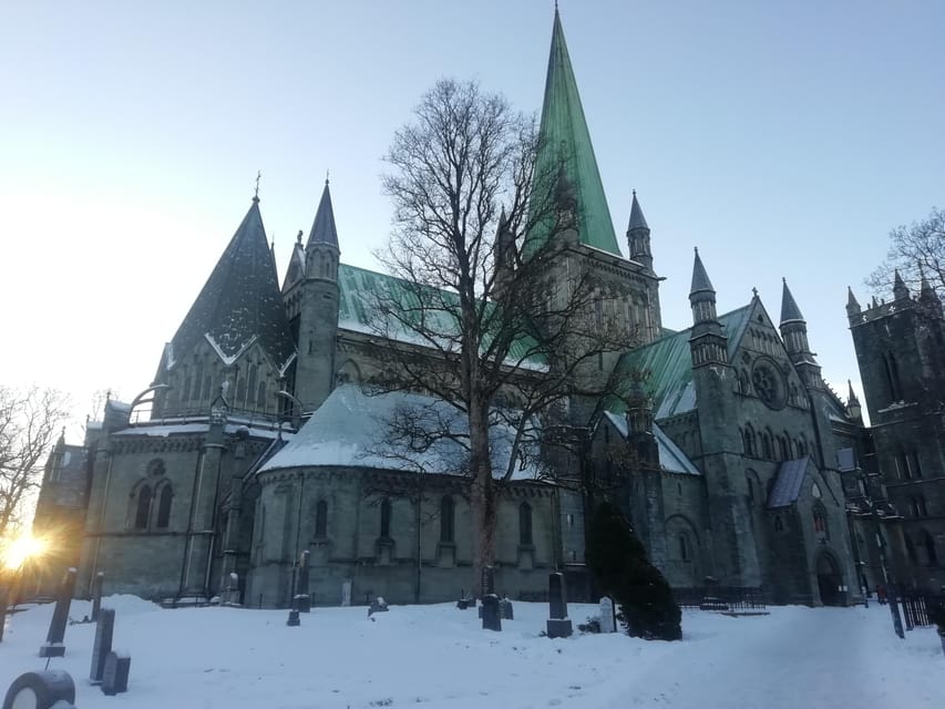Discover the unmissables places of Trondheim - Archbishop’s Palace and Marinen’s open river views
