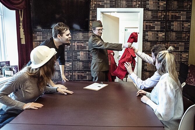 Downfall Spy Mission (Premium Private Escape Room) - The Live Actor Changes the Game
