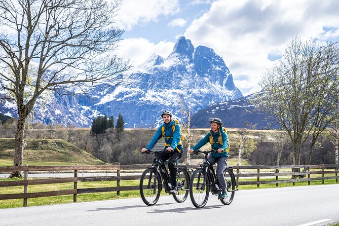 E-bike and hike in Åndalsnes - Starting at Havnegata 8 in Åndalsnes