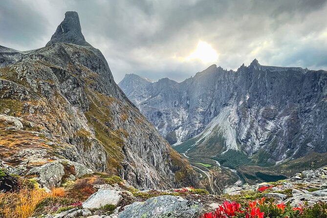 E-bike and hike in Åndalsnes - Returning through the valley to Isfjorden