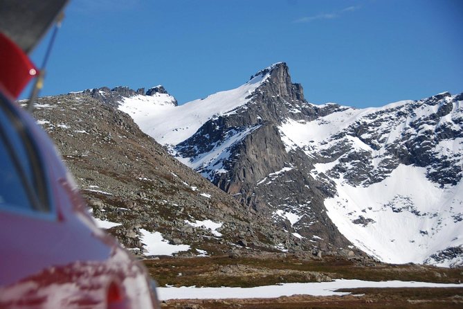 Eco friendly snowshoeing in Scenic Landscape - The Polar Museum adds meaning to the Arctic setting