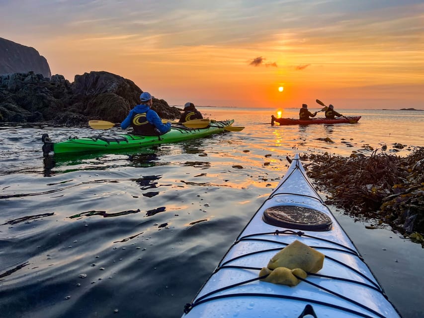 Eggum: Lofoten Islands Midnight Sun Kayak Tour - Waiting for the sun to touch the horizon