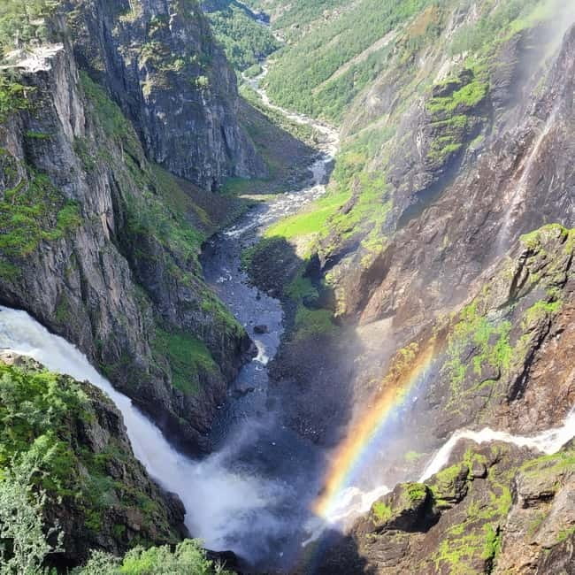 Eidfjord: Vøringsfossen Waterfalls Round-Trip Shuttle - Ninety minutes to see the platforms and stepbridge