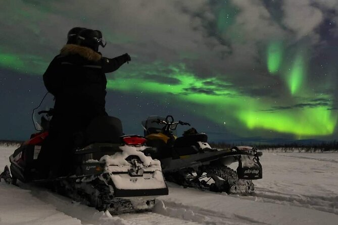 Enjoy the Aurora show on top of the mountain inc tipi dinner - From your hotel to Máttaráhkká Lodge