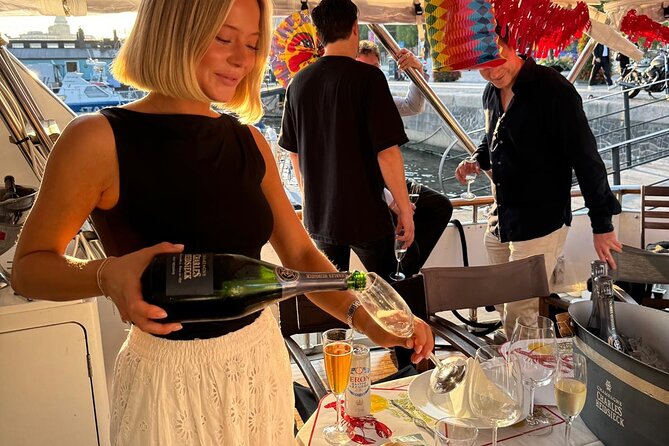 Exclusive Yacht Tour of Stockholm: sunset, dinner, lunch, cruise - Kastellholmen adds a small fortress to the route
