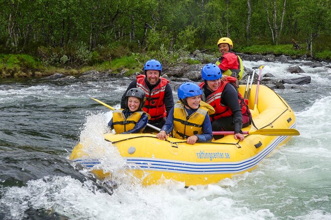 Family-Friendly Whitewater Rafting Experience - level 1 - On the River: Teamwork, Scenery, and Breaks