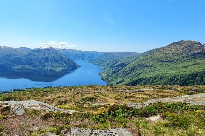 Fjord Hiking - Public tour - Guides who shape the experience