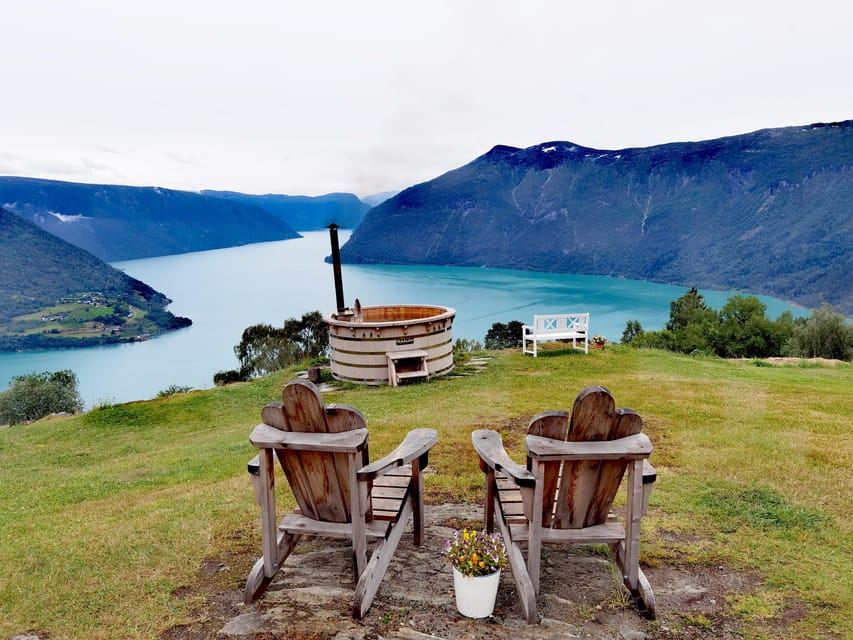 Flåm Flexible Tour with Stegastein, cruise and train include - Why this route works so well from Bergen
