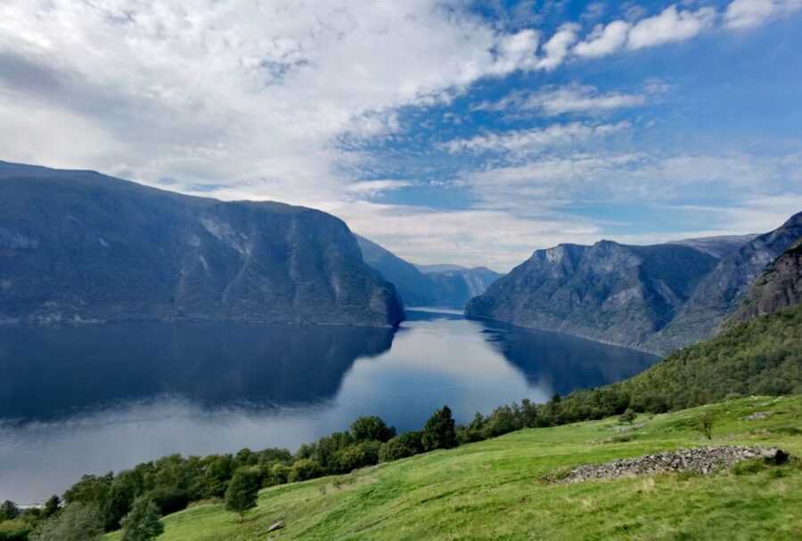 Flåm Flexible Tour with Stegastein, cruise and train include - Stegastein is the big viewpoint, with a real summer warning