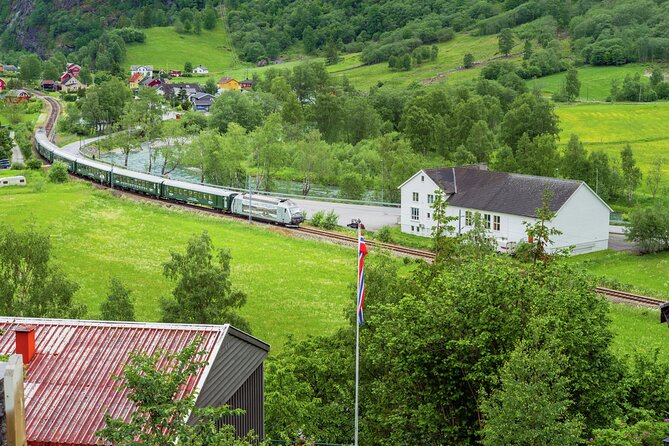 Flåm Tour: Borgund Stave Church, Lærdal & Stegastein - Guide quality can shape the whole ride