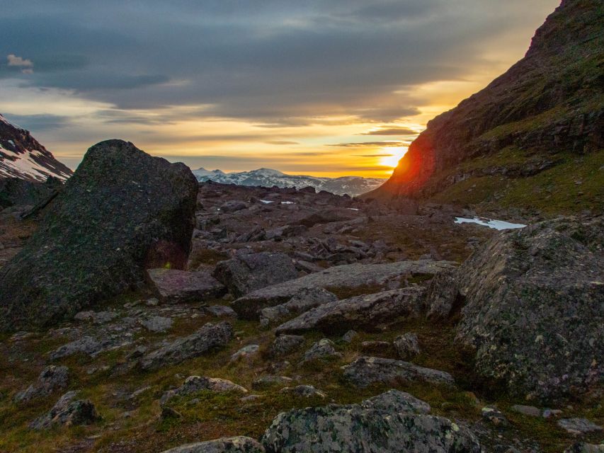From Abisko: Kärkevagge Valley & Trollsjön Lake Guided Tour - Leaving Abisko at 9:00