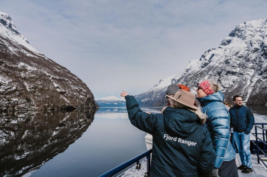From Ålesund: Winter Fjord Cruise to Geirangerfjord - Flydalsjuvet and the famous Geiranger view