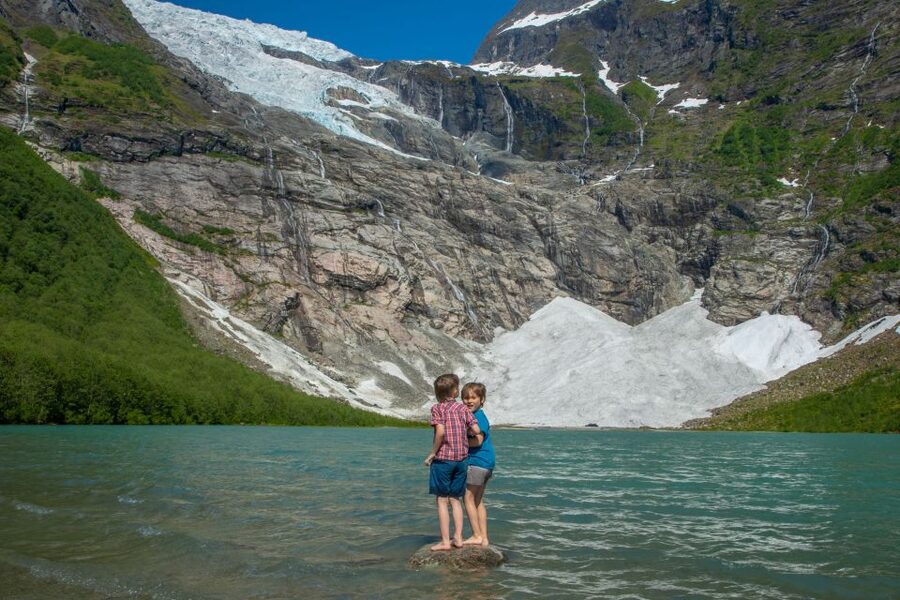 From Balestrand: Guided Fjord & Glacier Tour to Fjærland - Practical details that affect your day