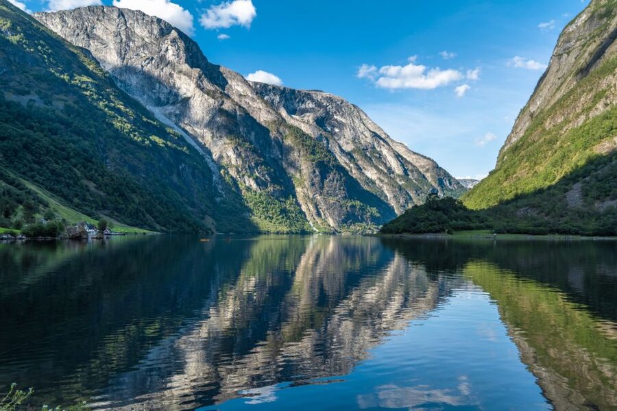 From Bergen: Flam Full-Day Cruise to Sognefjord - Leaving Bergen and reaching the open fjord