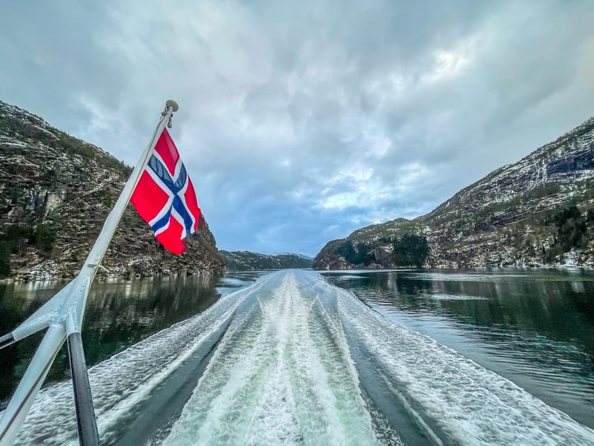 From Bergen: The Original Fjord Cruise to Mostraumen - From Bergen’s Fish Market into open fjord