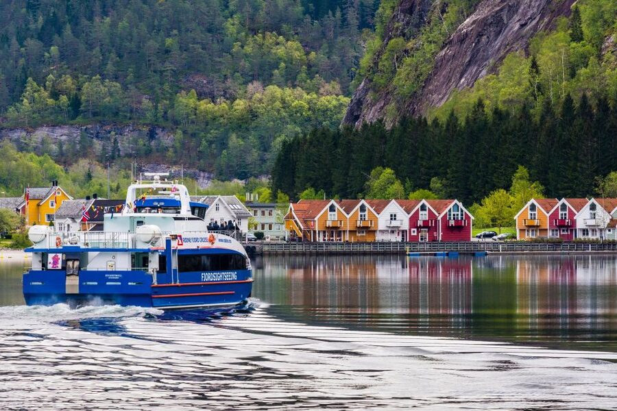 From Bergen: The Original Fjord Cruise to Mostraumen - The 30-minute run through Osterfjord