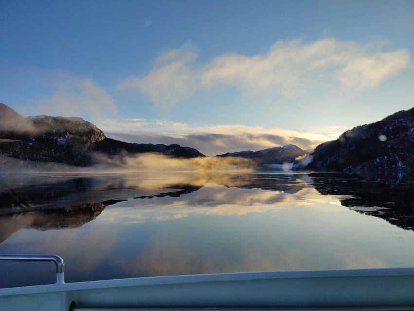 From Bergen: The Original Fjord Cruise to Mostraumen - Food, seating, and small comforts