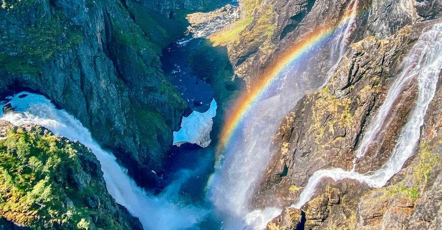 From Eidfjord: Vøringfossen Waterfall Nature Tour with Guide - Leaving the cruise pier and entering Måbø Valley