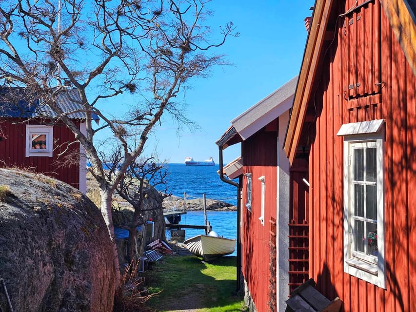 From Stockholm: Archipelago Hike to Landsort Lighthouse - Outdoor lunch, fika, and a possible island barbecue