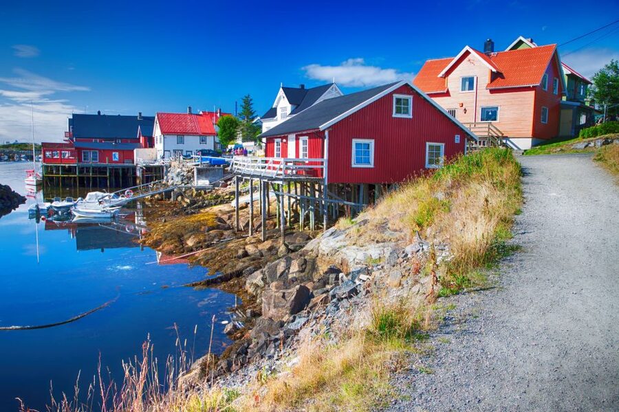From Svolvaer: 2- Day Lofoten Highlights Photo Tour - What the guide and vehicle add to the experience