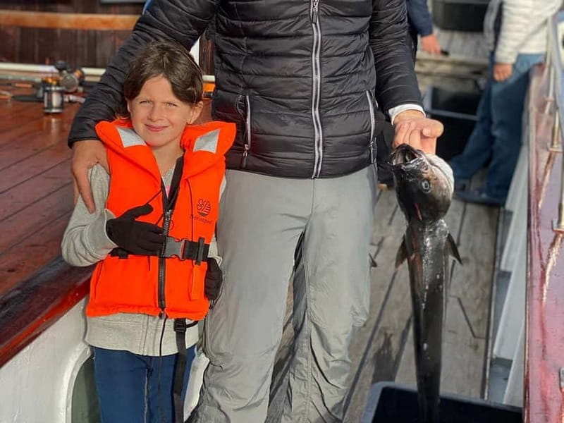 From Svolvær: Taste of Lofoten - Cultural Fishing Experience - The crew and the local stories