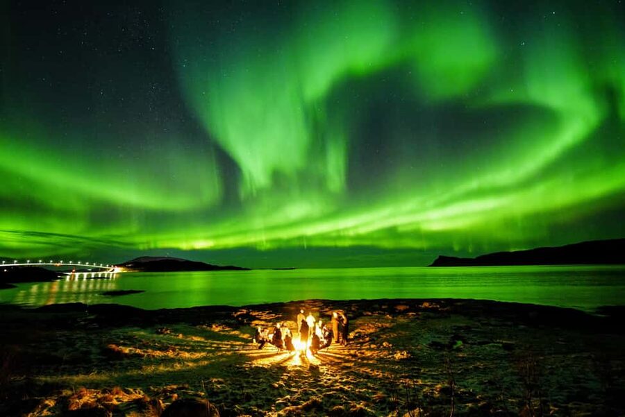 From Tromsø: Aurora Borealis Tour - Thermal suits, hot drinks, and the outdoor stops