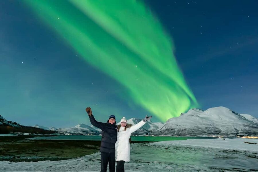 From Tromsø: Aurora Minibus Chase with Portrait and Hot Meal - Practical tips for a better night