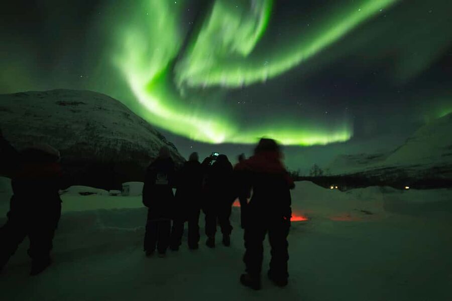 From Tromsø: Northern Lights Visit at Camp Tamok - A short Aurora briefing before the search