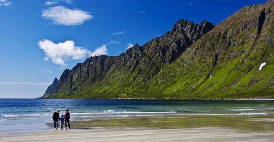 From Tromsø: Self-Guided Fjord Tour to Senja and Local Lunch - The first 75 minutes toward the coast