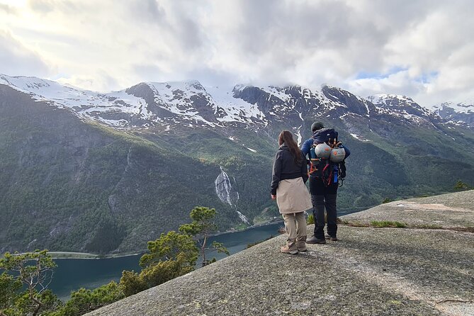 Full Day Cliff Camping Experience in Ullensvang - Four details that define the night