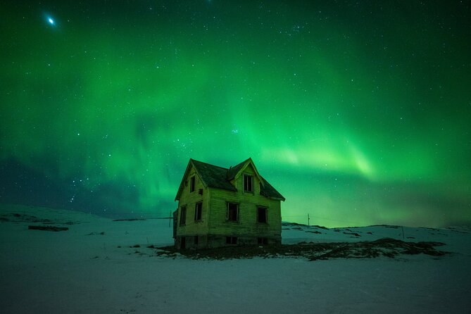 Full Night Magic of the Northern Lights in Tromso - Remote stops, coastal roads, and the Finnish border