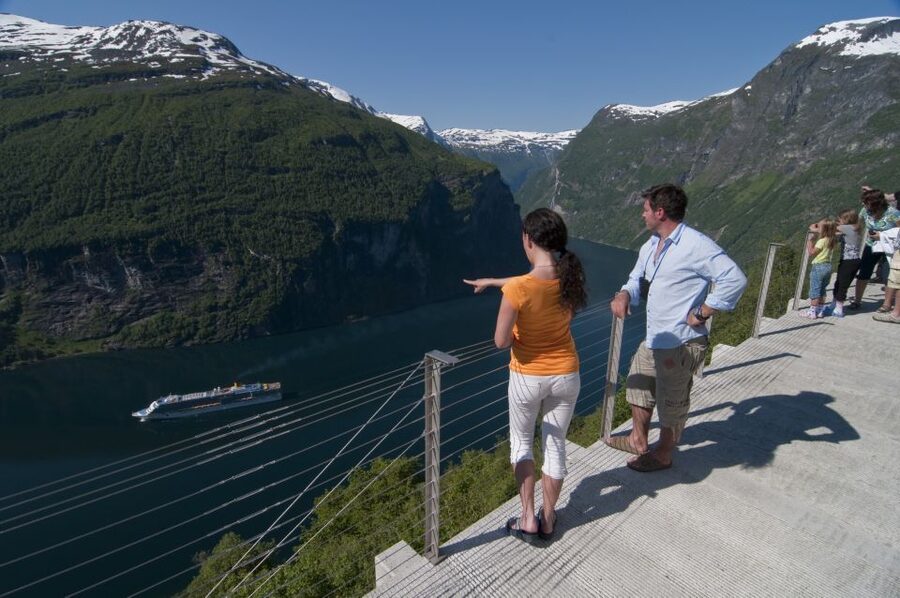 Geiranger: Bus Tour with Multilingual Audio Guide - The first viewpoint: Flydalsjuvet at 330 meters