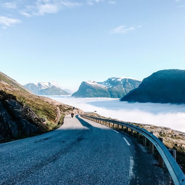 Geiranger: Dalsnibba, Flydalsjuvet, Eagle Bend & Fjords Tour - Djupvatnet Lake adds a quieter mountain pause