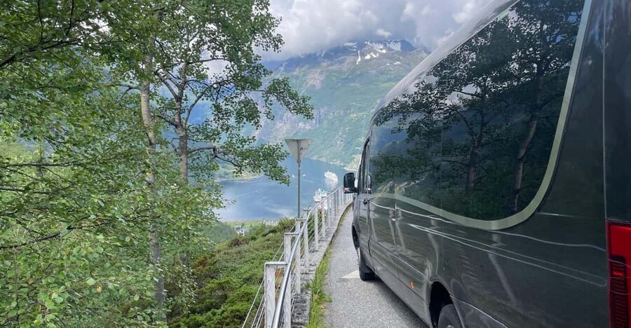 Geiranger Dalsnibba: mini bus tour - Who should choose this Geiranger excursion?