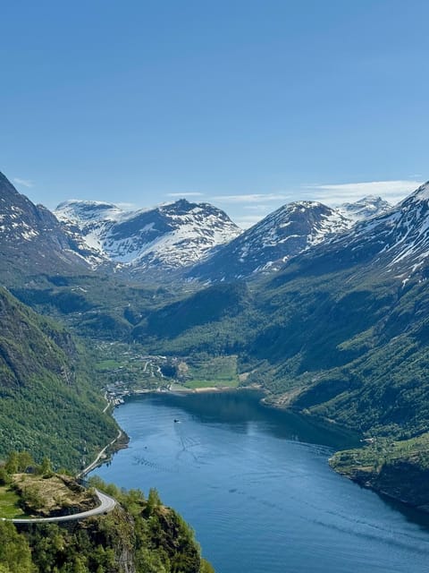 Geiranger Dalsnibba: mini bus tour - Dalsnibba viewpoint and its short window