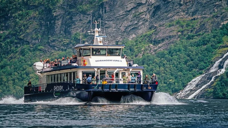 Geiranger: Fjord and Waterfalls Sightseeing Boat Trip - Why Geirangerfjord looks best from the water