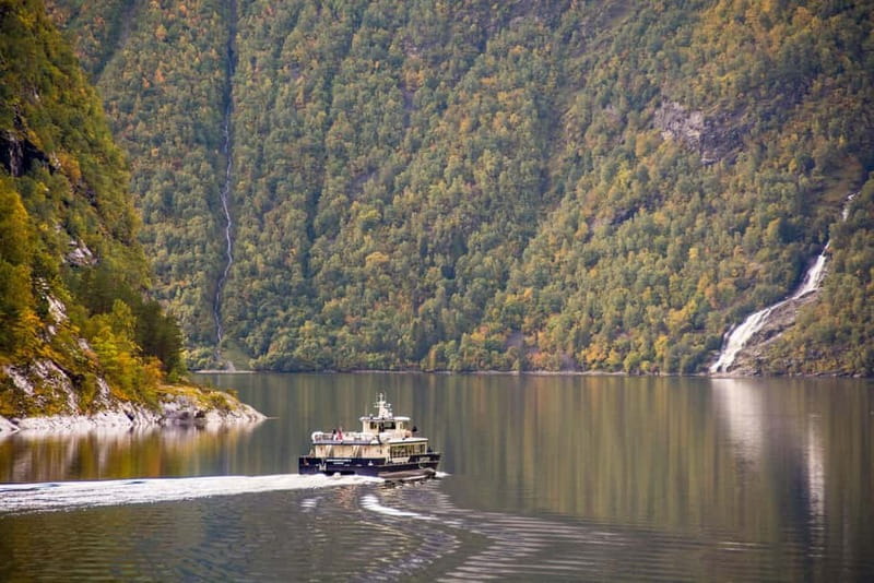 Geiranger: Fjord and Waterfalls Sightseeing Boat Trip - Seven Sisters, Bridal Veil, and Suitor waterfalls