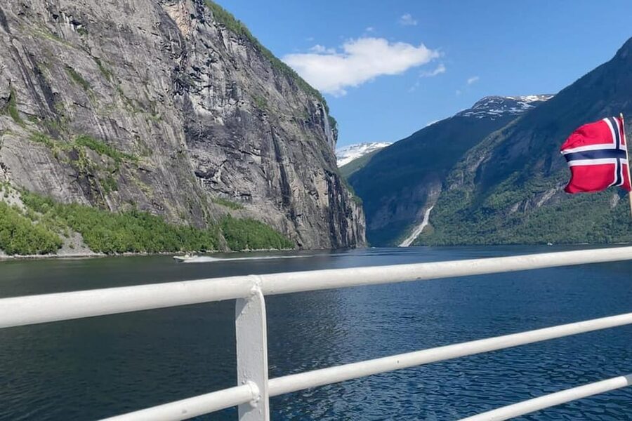 Geiranger Fjord Boat Tour with Waterfall Tasting - Friaren and the waterfall water tasting