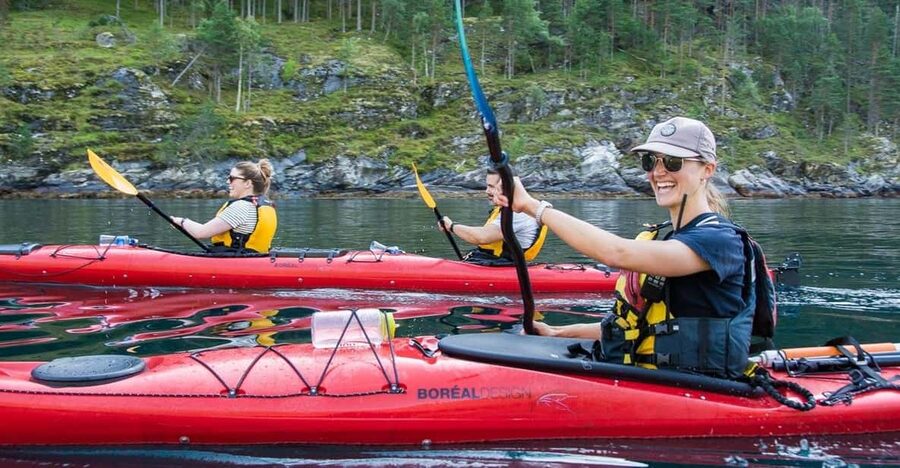 Geiranger: Kayak tour with guide - Your first minutes in the kayak