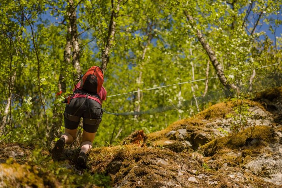 Geiranger: Rappelling tour with epic view - Meeting at the Dynamite Waterfall