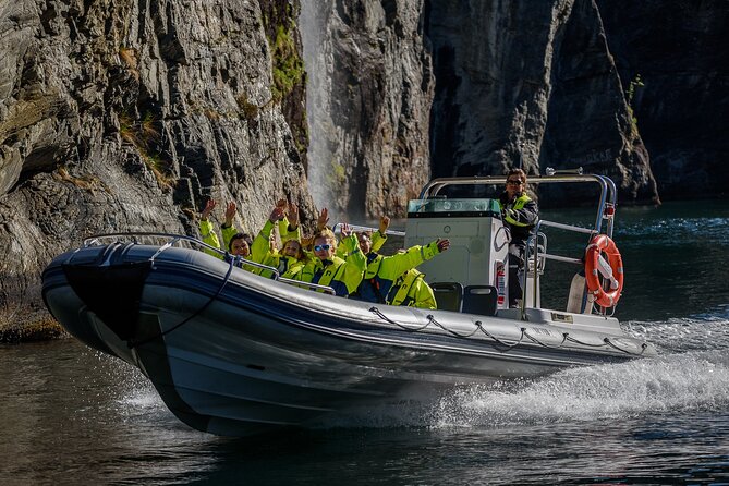 Geiranger: RIB Fjordsafari Geirangefjord - Why the fjord looks different from a RIB