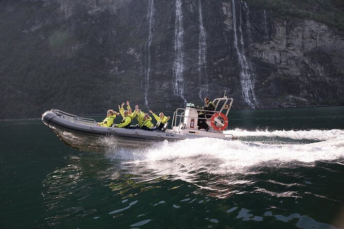 Geiranger: RIB Fjordsafari Geirangefjord - A fast ride with a careful captain